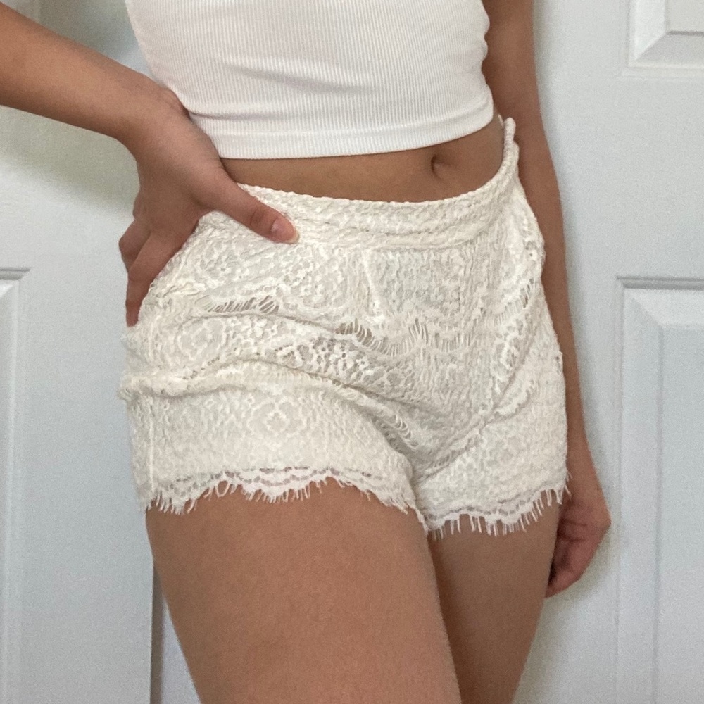 F21 cream white lace zip up shorts